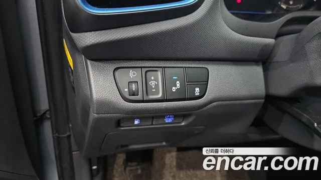 Hyundai Ioniq Hybrid 2017 thumb 10
