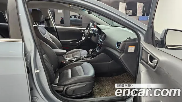Hyundai Ioniq Hybrid 2017 thumb 5