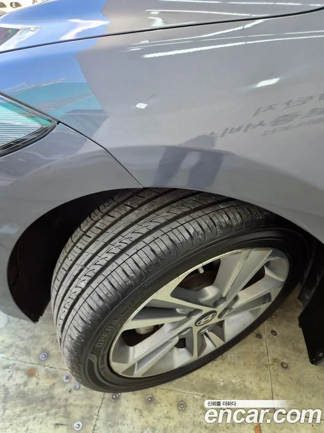 Hyundai Avante 2017 thumb 8