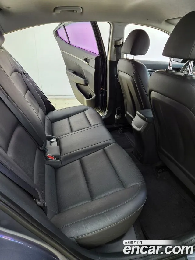 Hyundai Avante 2017 thumb 9