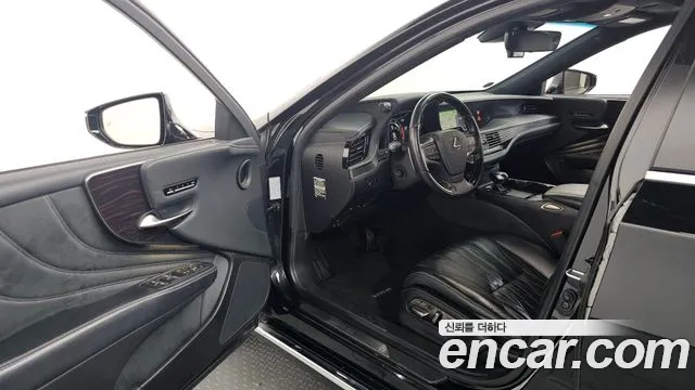 Lexus LS 500 2018 thumb 3