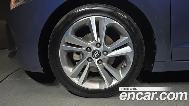 Hyundai Avante 2016 thumb 4