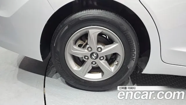 Hyundai Avante 2015 thumb 7