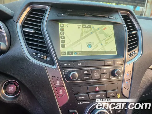 Hyundai Санта Фе 2015 thumb 3