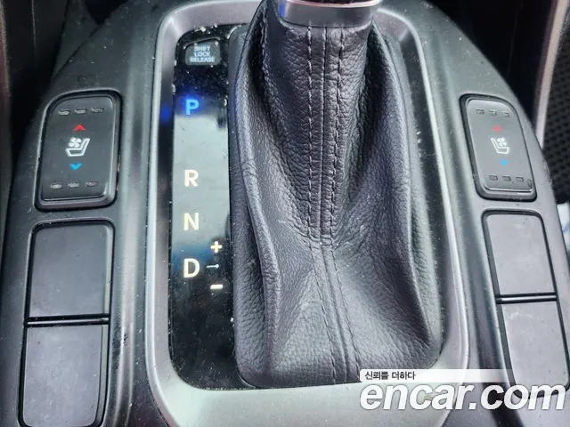 Hyundai Санта Фе 2015 thumb 10