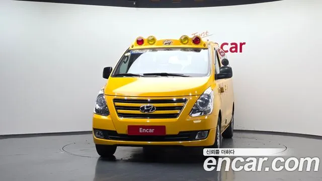 Hyundai Staria 2018 thumb 4