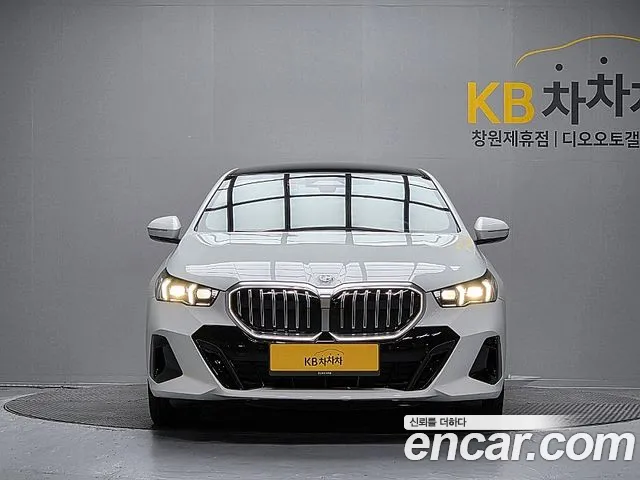 BMW 5 серии 2025 thumb 3