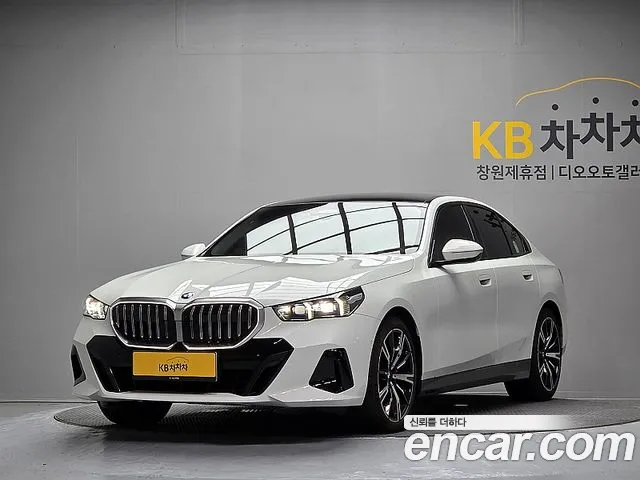 BMW 5 серии 2025 thumb 12