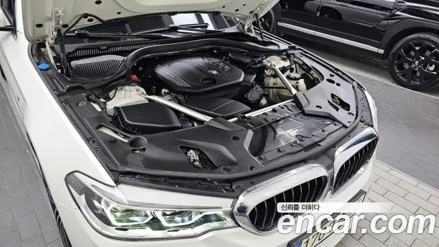 BMW 5 серии 2020 thumb 11