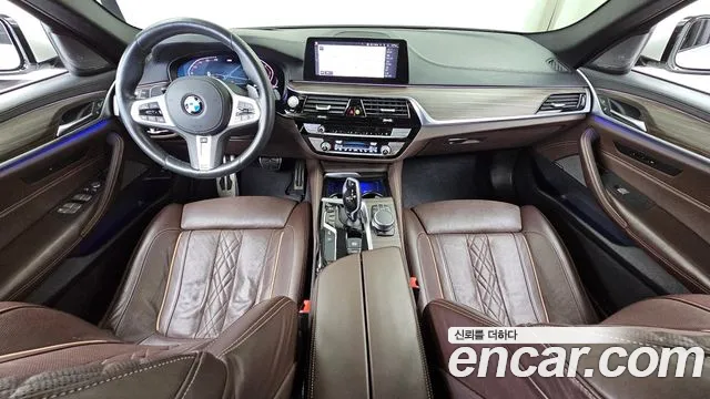 BMW 5 серии 2020 thumb 12