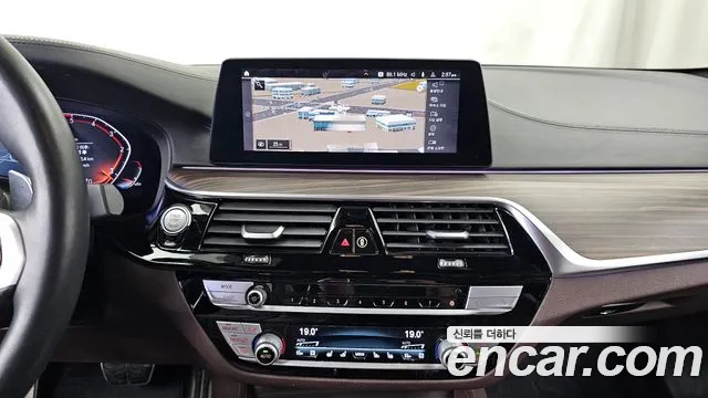 BMW 5 серии 2020 thumb 6