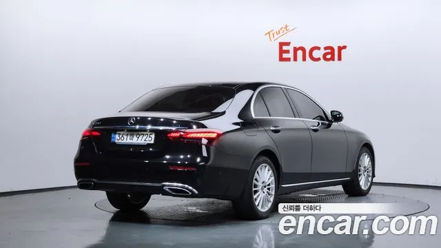 Mercedes-Benz E-Class 2021 thumb 11