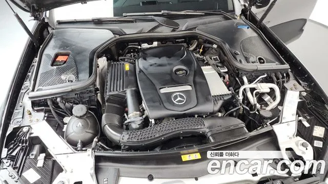 Mercedes-Benz E-Class 2021 thumb 4