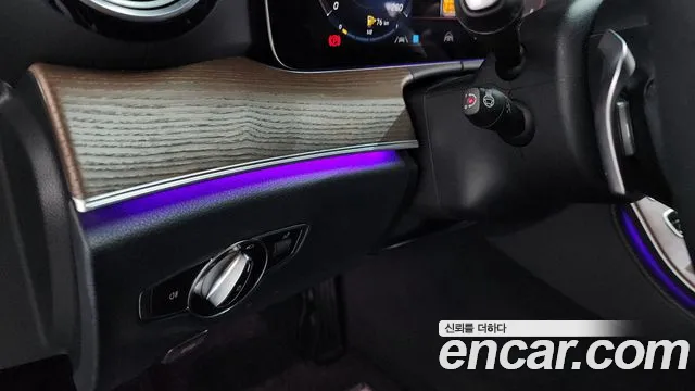 Mercedes-Benz E-Class 2021 thumb 7