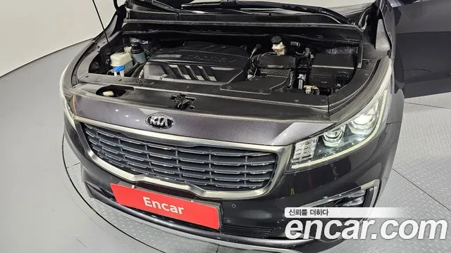 Kia Carnival 2019 thumb 3