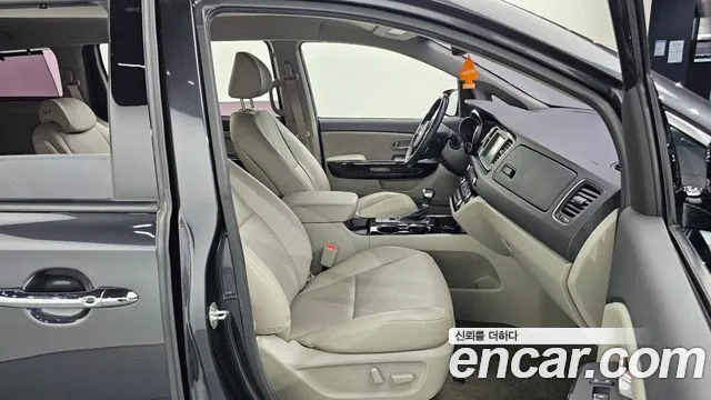 Kia Carnival 2019 thumb 12