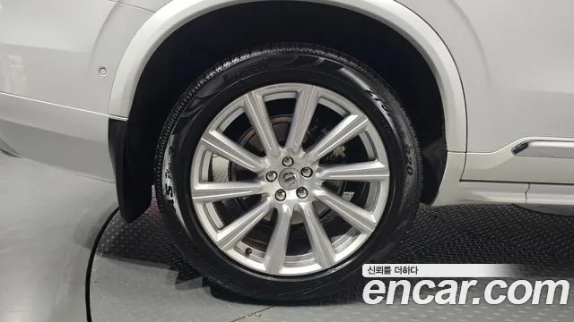 Volvo XC90 2018 thumb 12
