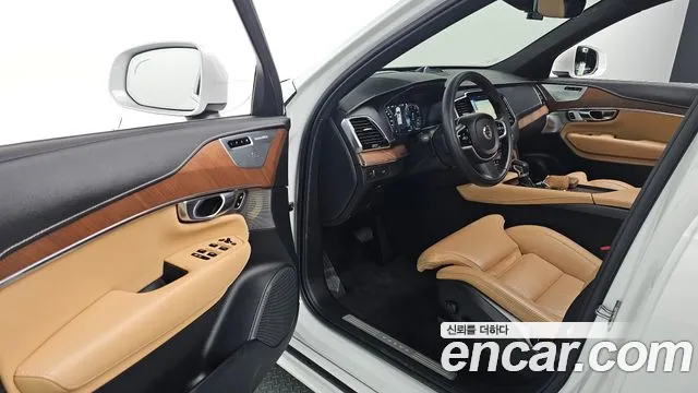 Volvo XC90 2018 thumb 3