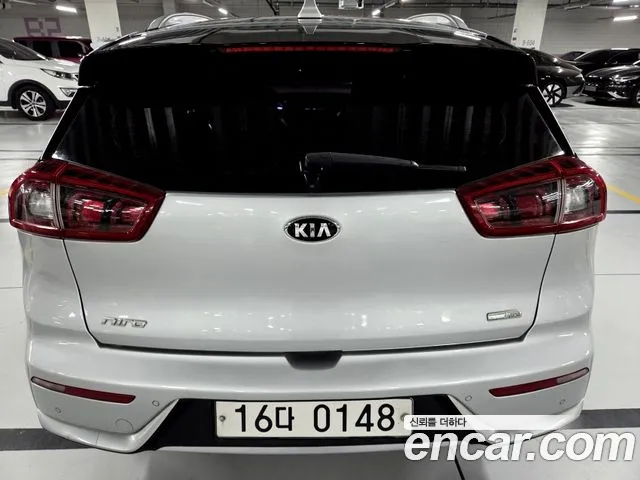Kia Niro 2016 thumb 9