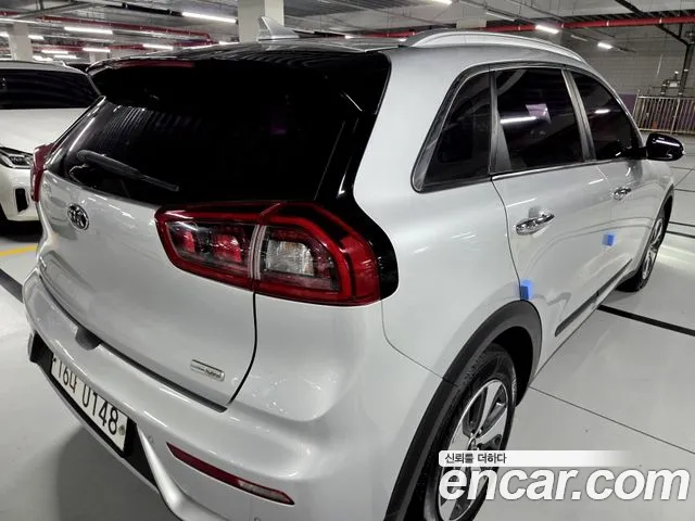 Kia Niro 2016 thumb 4
