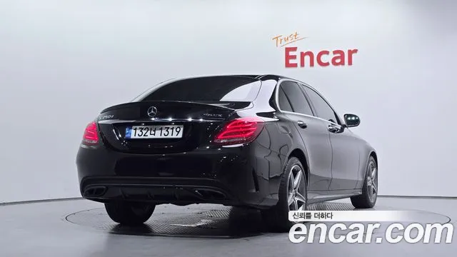 Mercedes-Benz C-Class 2018 thumb 11