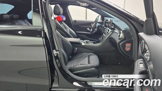Mercedes-Benz C-Class 2018 thumb 2