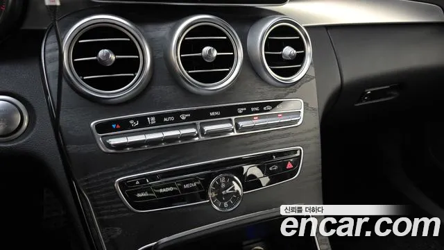 Mercedes-Benz C-Class 2018 thumb 5