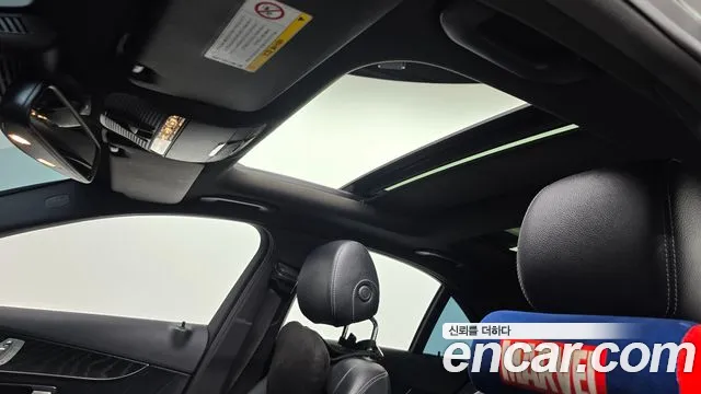 Mercedes-Benz C-Class 2018 thumb 10
