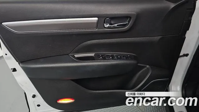 Renault QM6 2017 thumb 12