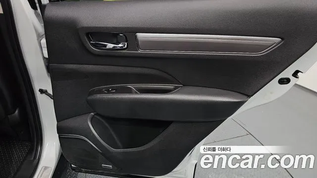 Renault QM6 2017 thumb 10