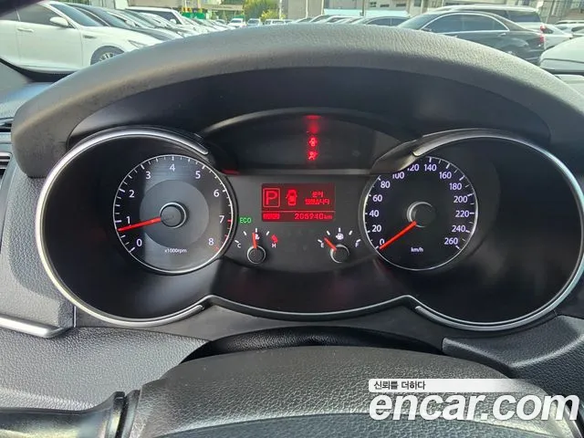 Kia K7 2011 thumb 11