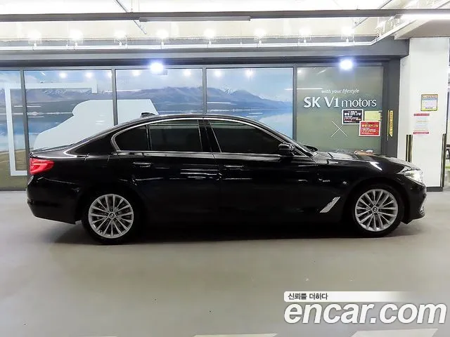 BMW 5 серии 2017 thumb 9