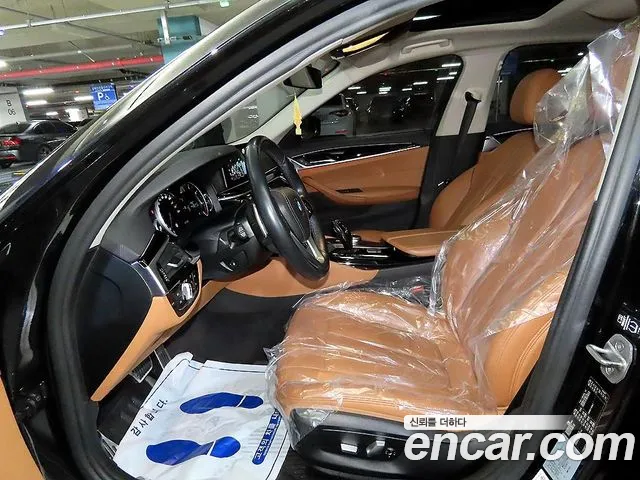 BMW 5 серии 2017 thumb 11