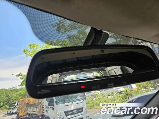 Hyundai Staria 2015 thumb 10