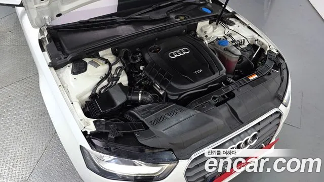 Audi A4 2012 thumb 2