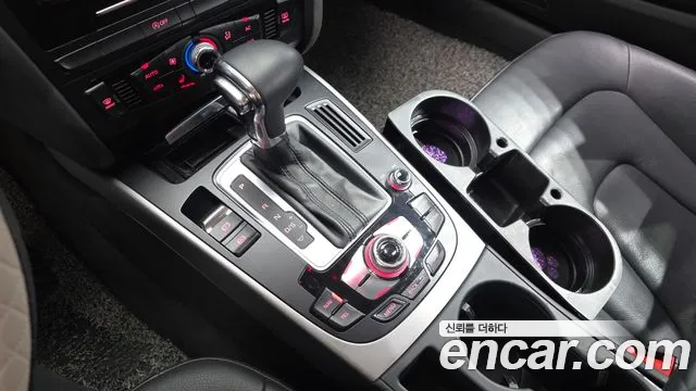 Audi A4 2012 thumb 10