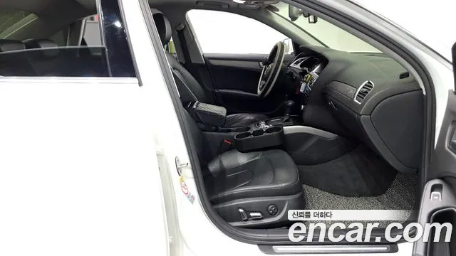Audi A4 2012 thumb 4