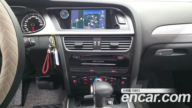 Audi A4 2012 thumb 11