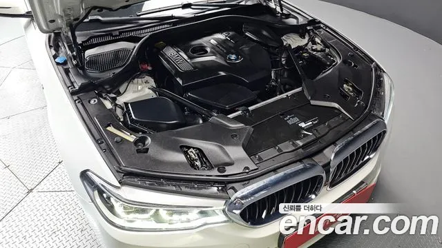 BMW 5 серии 2017 thumb 8