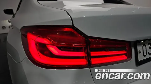 BMW 5 серии 2017 thumb 8