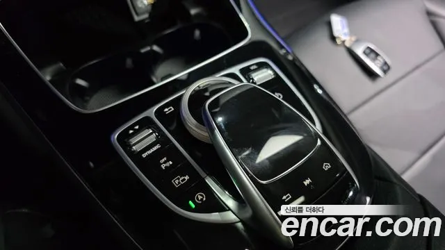 Mercedes-Benz E-Class 2019 thumb 10