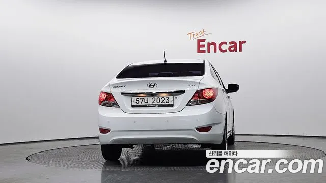 Hyundai Accent 2012 thumb 11