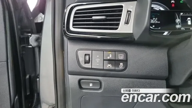 Kia Niro 2017 thumb 4