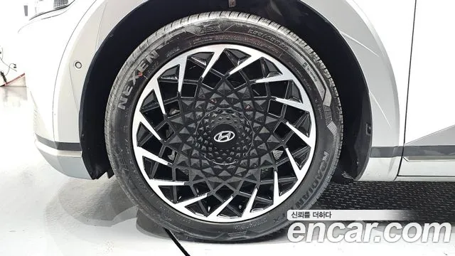 Hyundai Ioniq5 2022 thumb 2