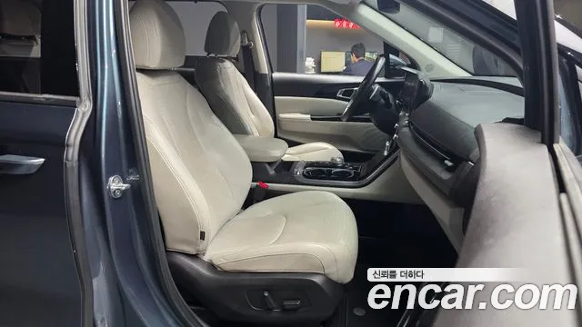 Kia Carnival 2020 thumb 2