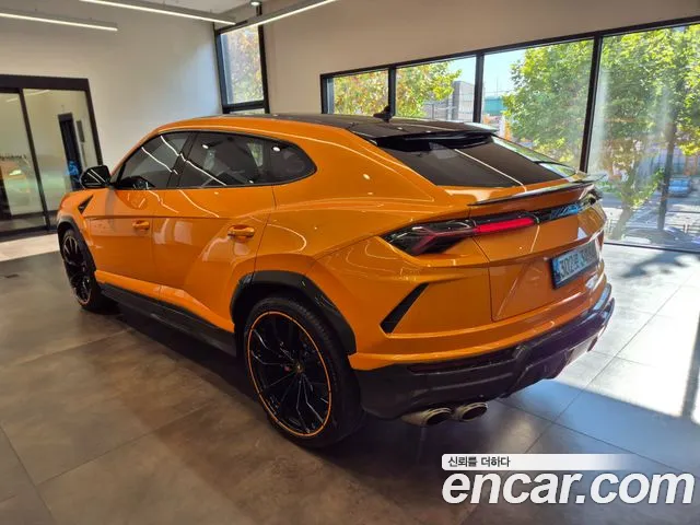 Lamborghini Urus 2022 thumb 7