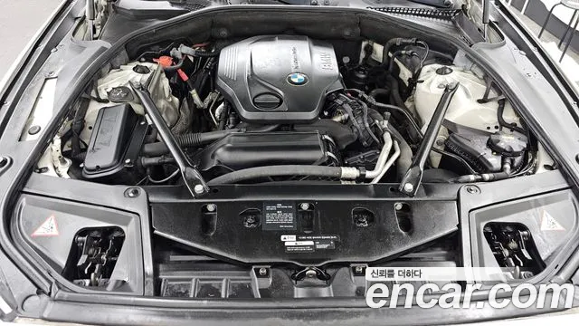 BMW 5 серии 2015 thumb 8