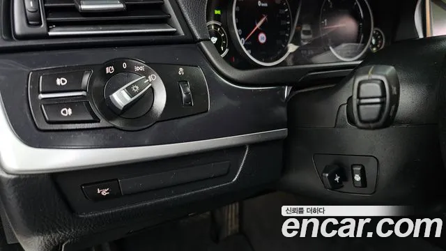 BMW 5 серии 2015 thumb 4