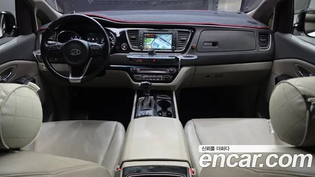 Kia Carnival 2015 thumb 7