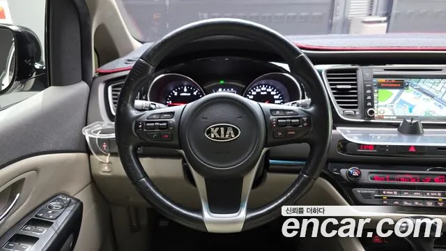 Kia Carnival 2015 thumb 9